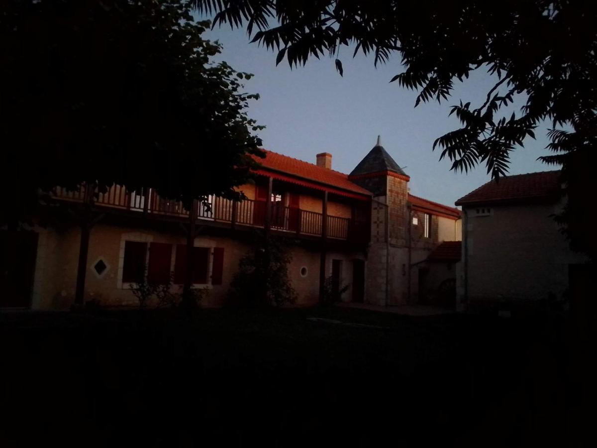 Au Repos Des Elfes Villa Braye-sous-Faye Eksteriør billede